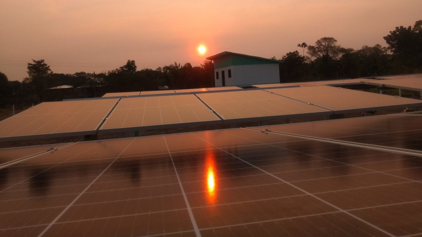 Solar-minirrede_Vila-Limeira-AM-scaled-e1649894032434-2048x1152