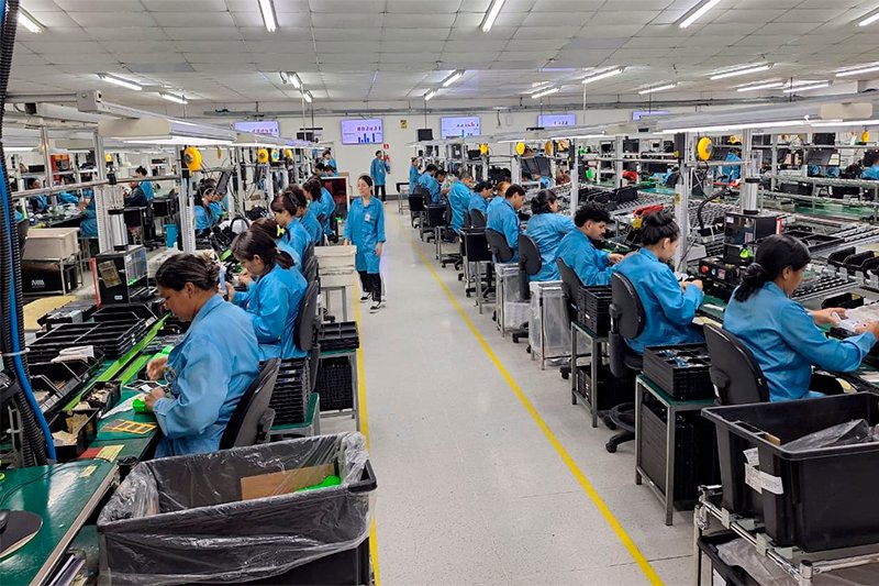 Industria-trabalhadores-